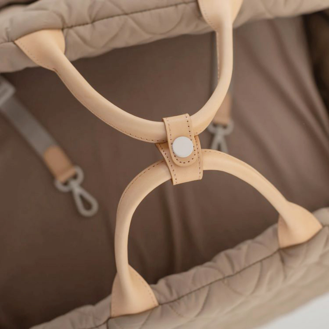 The Copilot⢠smart pet car seat and carrier quilted